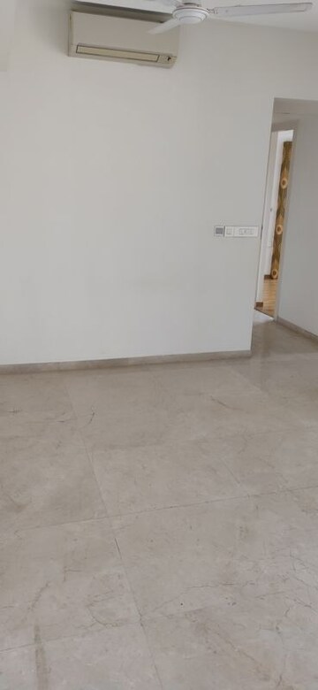 Room in 2 BHK Apartment at Lodha Fiorenza, Goregaon East – for Sale