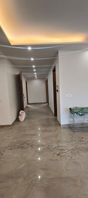 Building Lobby in 2 BHK Apartment at Suncity Avenue 76, Sector 76 – for Rent