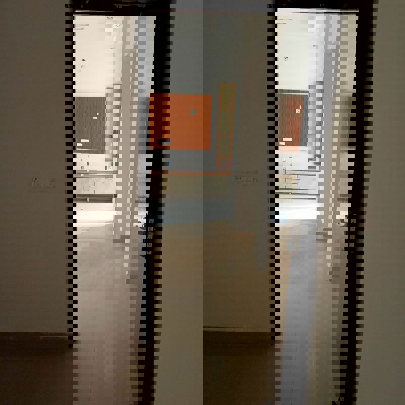 2 BHK + Extra Room Apartment For Rent in Supertech The Romano