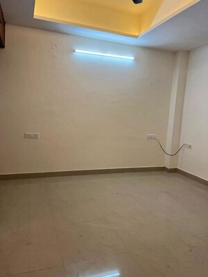 Room in 2 BHK Apartment at Sector 23 – for Rent