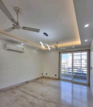 Room in 4 BHK Apartment at M3M Atrium, Sector 57 – for Rent