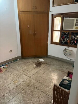 Room in 2 BHK Apartment at Parsvnath Royale Floors, Uattardhona – for Rent