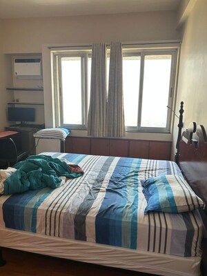 Bedroom in 2 BHK Apartment at Ashok Towers, Parel – for Rent