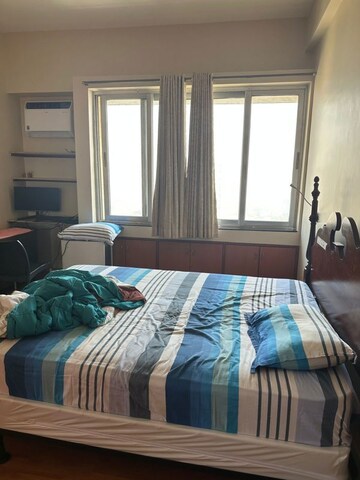 Bedroom in 2 BHK Apartment at Ashok Towers, Parel – for Rent