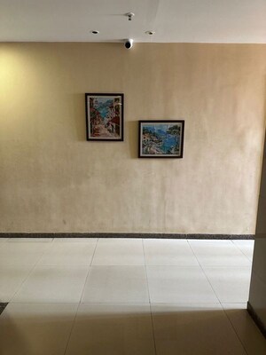 Furnished Amenities in 2 BHK Apartment at Ashok Towers, Parel – for Rent