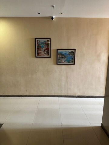 Furnished Amenities in 2 BHK Apartment at Ashok Towers, Parel – for Rent