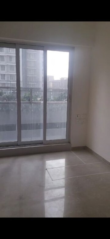 Room in 2.5 BHK Apartment at Sangam The Luxor, Goregaon West – for Sale