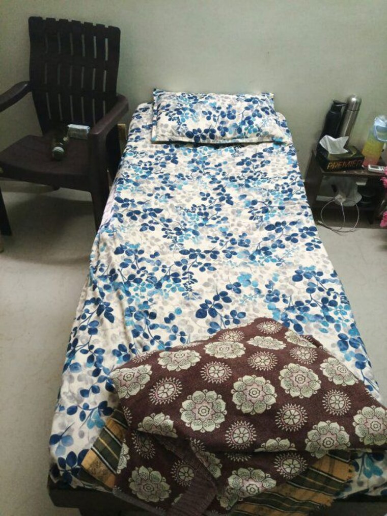 Room, madipakkam Pg For Girls In Madipakkam 9893765