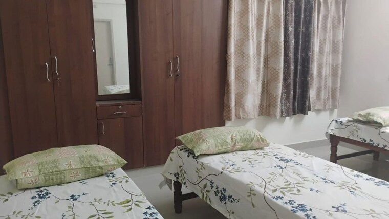 Room, madipakkam Pg For Girls In Madipakkam 9893765