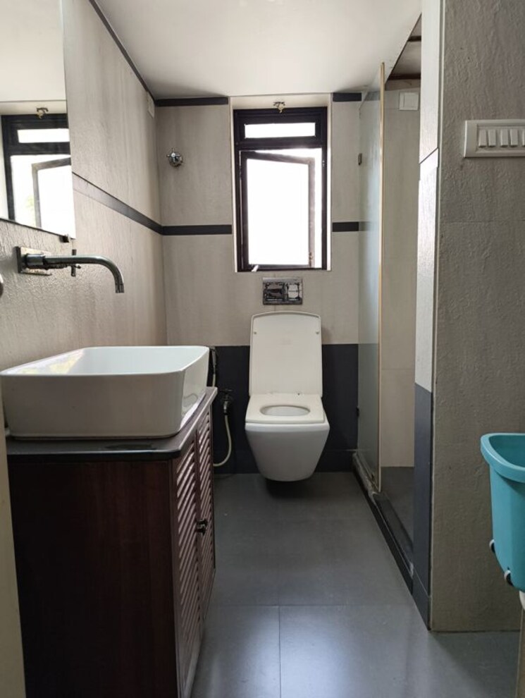 Master Bedroom, kaustubh-usha-colony-chs 2.5 Bedroom 900 Sq.Ft. Apartment In Malad West Mumbai 9905678