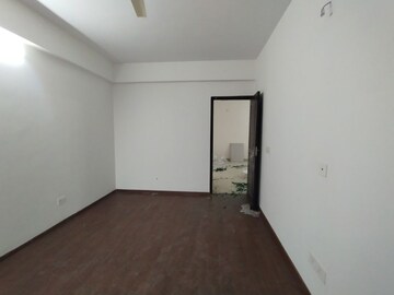 Room in 3 BHK Apartment at 3C Orris Greenopolis, Sector 89 – for Rent