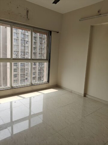 Room in 1 BHK Apartment at Veena Senterio, Chembur – for Rent