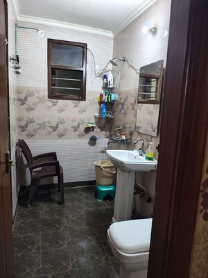 Team Area in 3 BHK Builder Floor at Green Fields Colony – for Rent