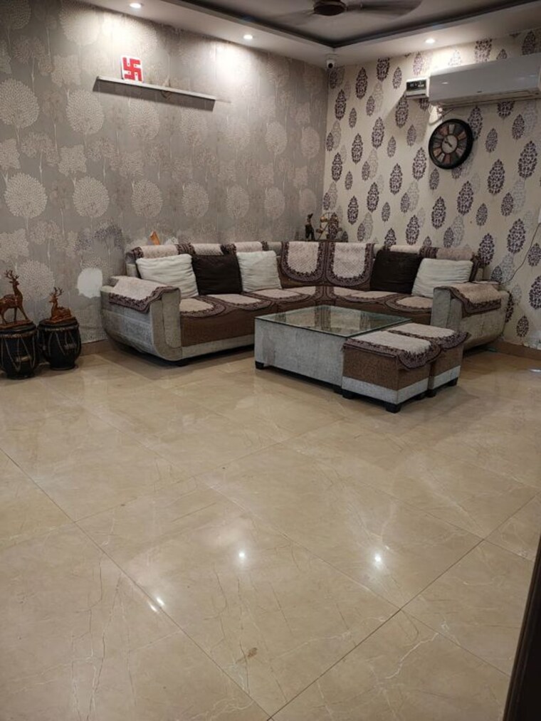 Living Room, green fields colony 3 Bedroom 1450 Sq.Ft. Builder Floor In Green Fields Colony Faridabad 9905727