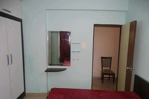 Room in 2 BHK Apartment at Mantri Serene, Goregaon East – for Rent