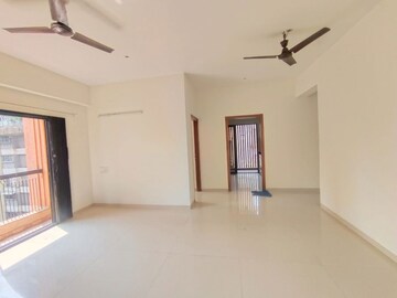 Hall in 2 BHK Apartment at Lucky House, Chembur – for Rent