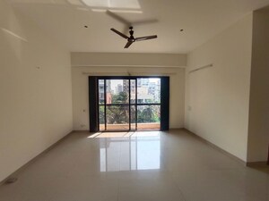 Room in 2 BHK Apartment at Lucky House, Chembur – for Rent