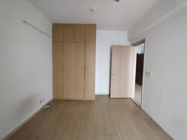 Room, dlf-new-town-heights-ii 4 Bedroom 2364 Sq.Ft. Apartment In Sector 86 Gurgaon 9905758