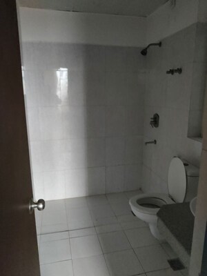 Bathroom in 3.5 BHK Apartment at Indiabulls Centrum Park, Sector 103 – for Sale