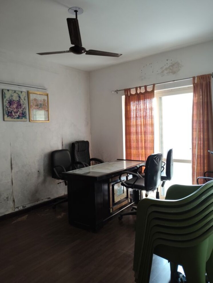Living Room, bptp-park-81 3 Bedroom 340 Sq.Yd. Builder Floor In Sector 81 Faridabad 9905766