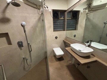 Team Area in 3 BHK Apartment at Poseidon Apartment, Andheri West – for Rent