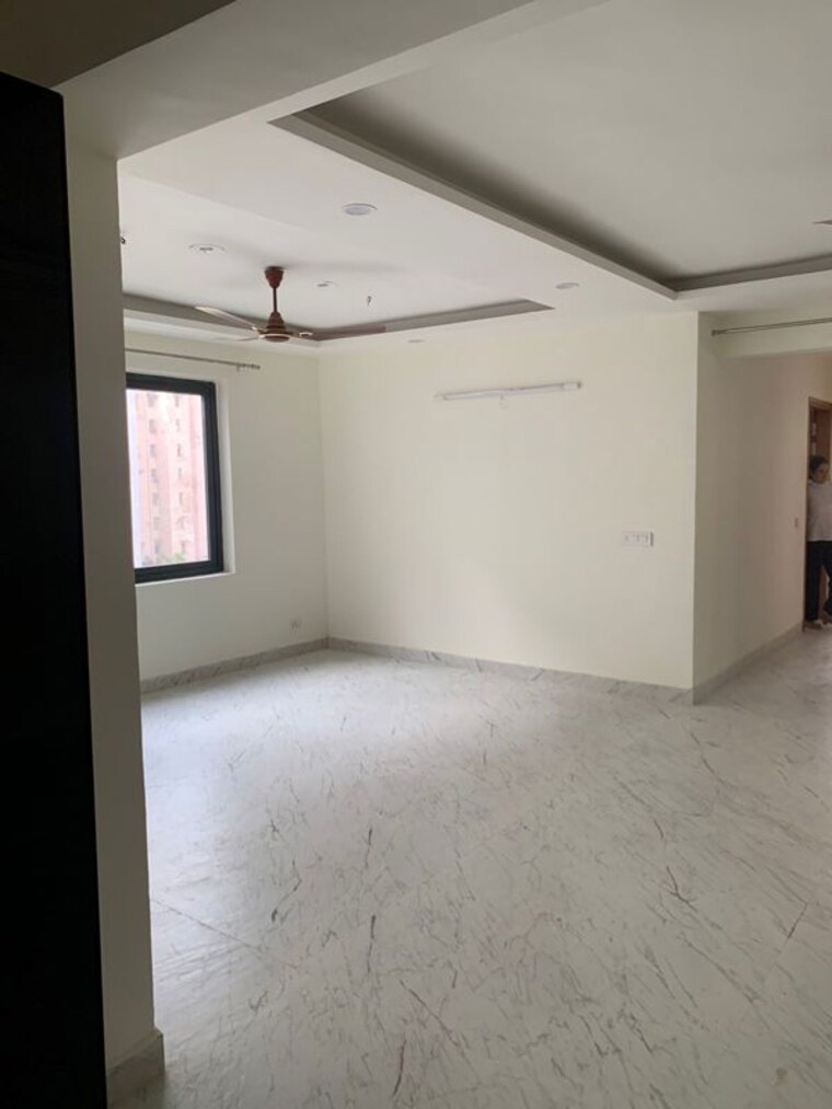Room, pir machalla 3 Bedroom 2200 Sq.Ft. Apartment In Pir Machalla Zirakpur 9905776