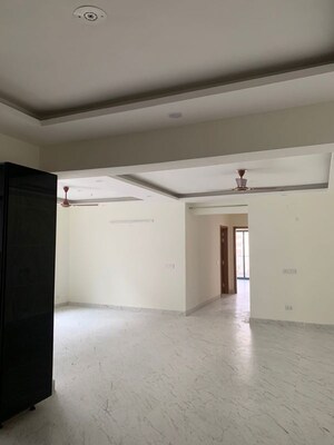 Room in 3 BHK Apartment at Pir Machalla – for Rent