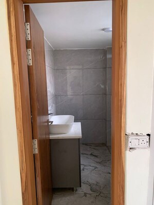 Bathroom in 3 BHK Apartment at Pir Machalla – for Rent