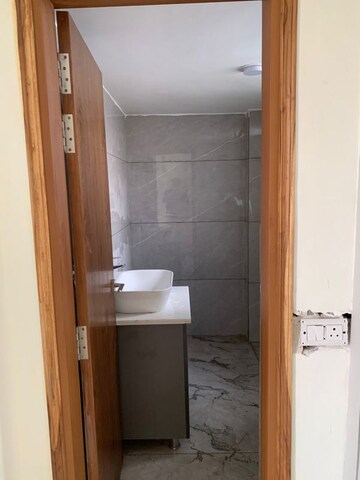 Bathroom in 3 BHK Apartment at Pir Machalla – for Rent