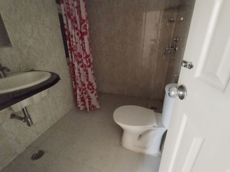 Bathroom, mapsko-paradise 3 Bedroom 1340 Sq.Ft. Apartment In Sector 83 Gurgaon 9905790