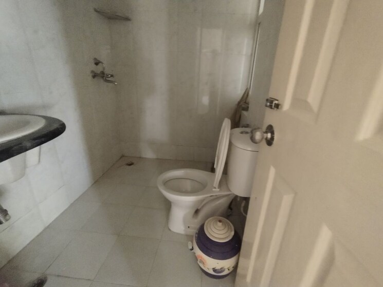Bathroom, mapsko-paradise 3 Bedroom 1340 Sq.Ft. Apartment In Sector 83 Gurgaon 9905790