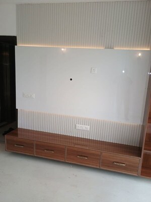 Furnished Amenities in 3 BHK Builder Floor at BPTP Amstoria, Sector 102 – for Sale