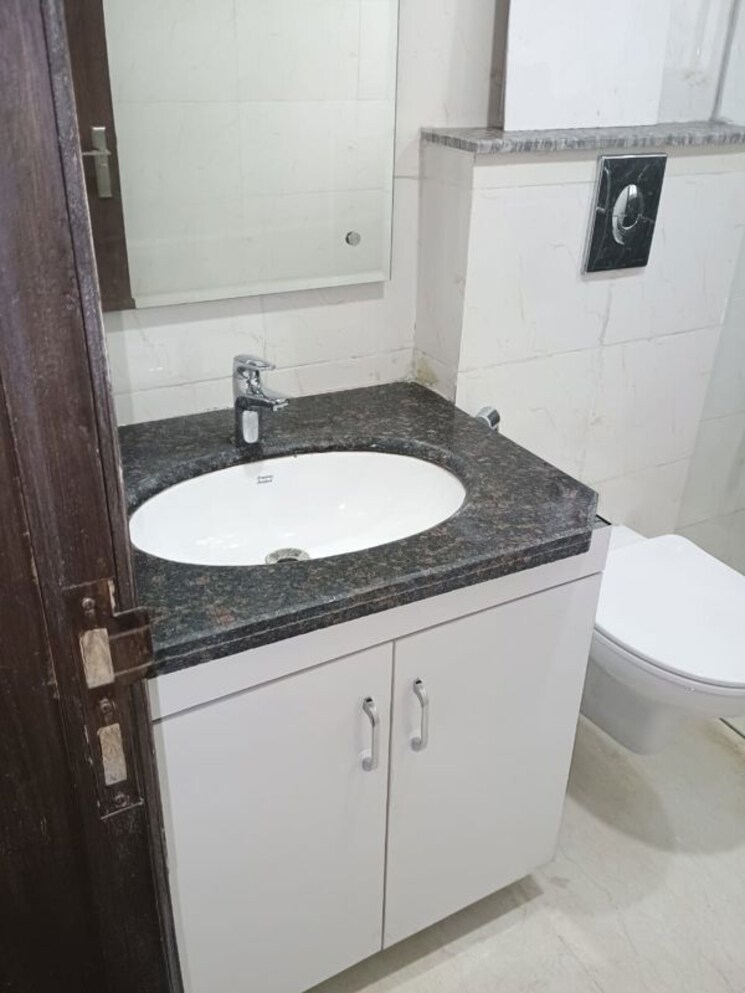 Bathroom, bptp-amstoria 3 Bedroom 2320 Sq.Ft. Builder Floor In Sector 102 Gurgaon 8196894