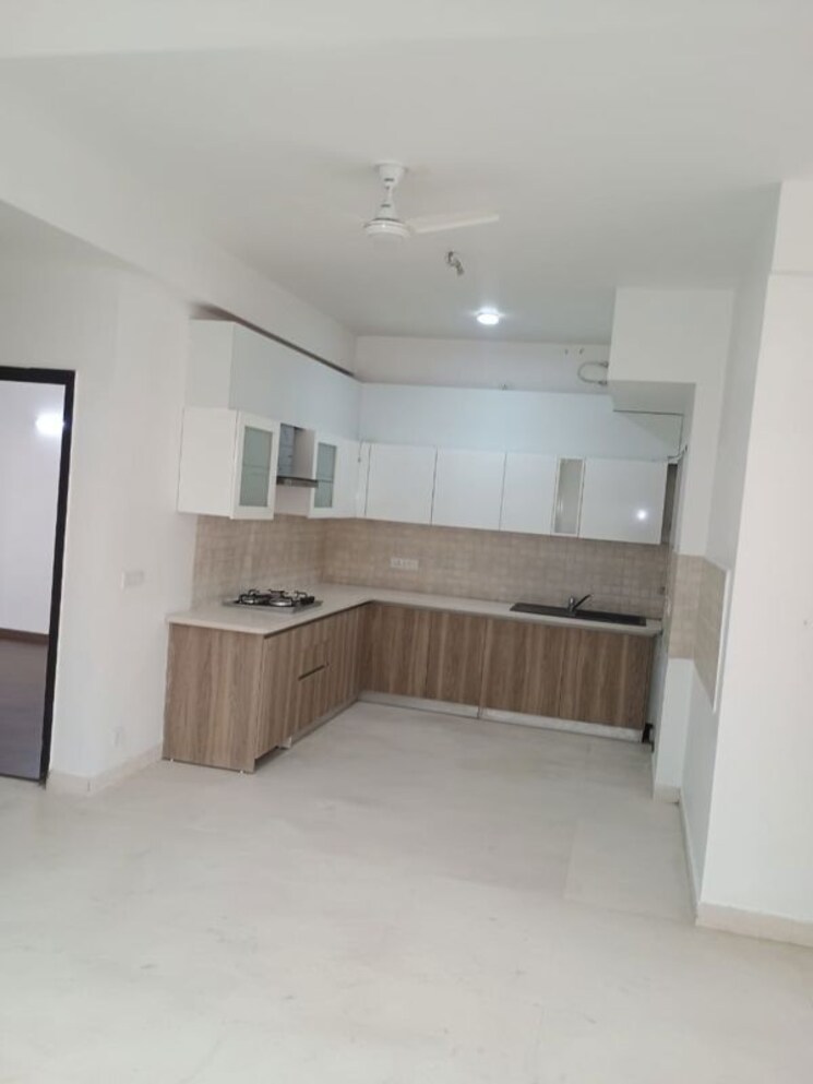 Kitchen, bptp-amstoria 3 Bedroom 2320 Sq.Ft. Builder Floor In Sector 102 Gurgaon 8196894
