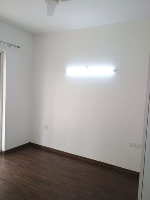 Room in 3 BHK Builder Floor at BPTP Amstoria, Sector 102 – for Sale