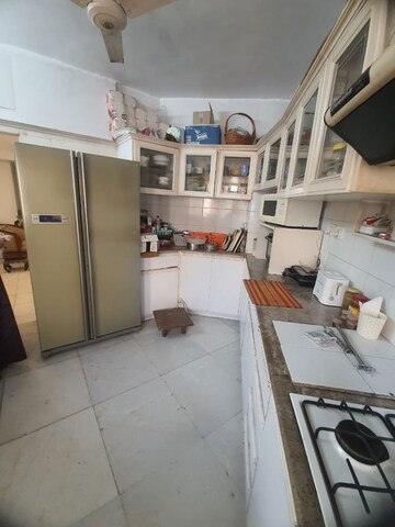 Team Area in 3 BHK Apartment at Payal CHS Varsova, Versova – for Sale