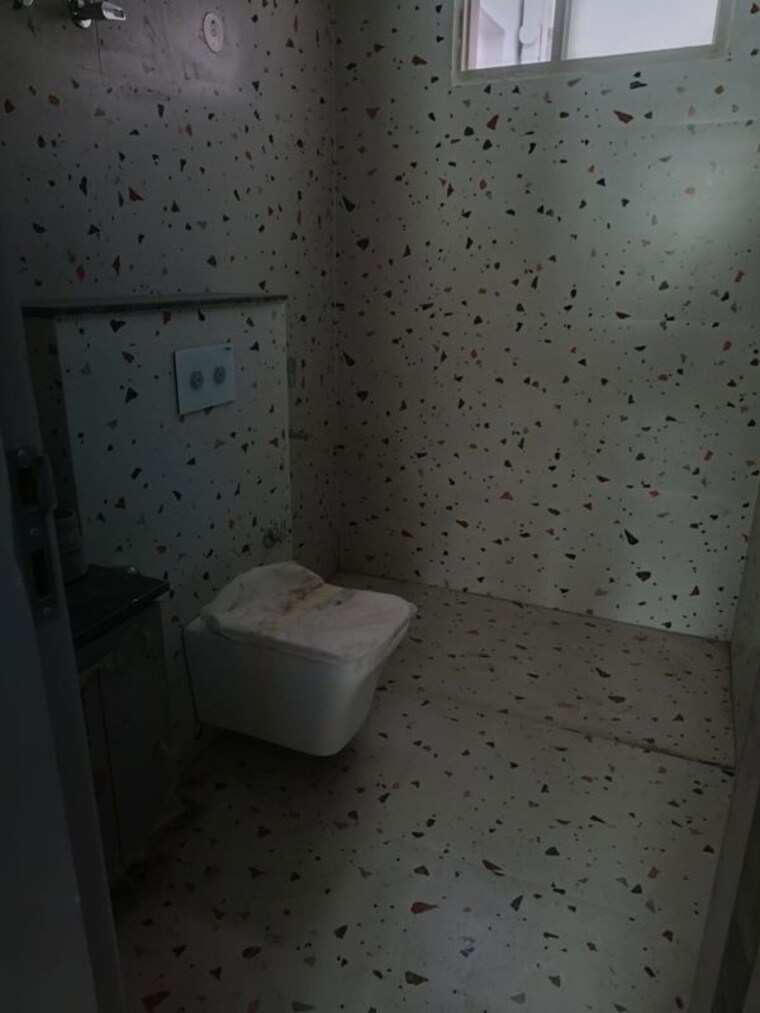 Bathroom, sector 57 3 Bedroom 2100 Sq.Ft. Builder Floor In Sector 57 Gurgaon 9905800