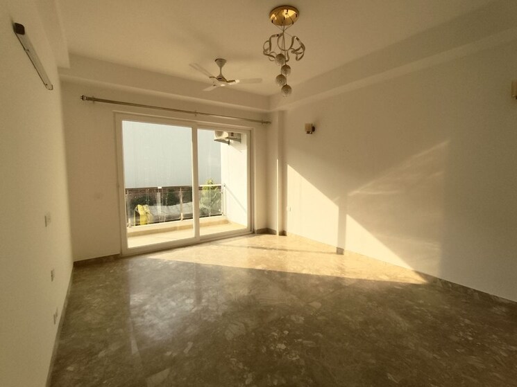 Room, ss-linden 4 Bedroom 2800 Sq.Ft. Builder Floor In Sector 84 Gurgaon 9905809
