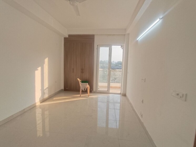 Room, ss-linden 4 Bedroom 2800 Sq.Ft. Builder Floor In Sector 84 Gurgaon 9905809