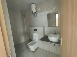 Bathroom in 4 BHK Builder Floor at SS Linden, Sector 84 – for Rent