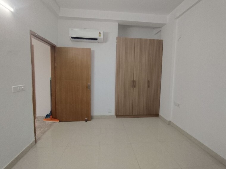 Room, ss-linden 4 Bedroom 2800 Sq.Ft. Builder Floor In Sector 84 Gurgaon 9905809