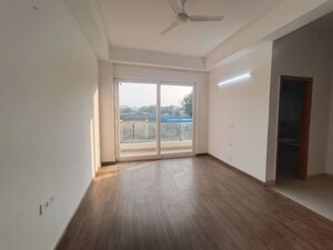 Room in 4 BHK Builder Floor at SS Linden, Sector 84 – for Rent