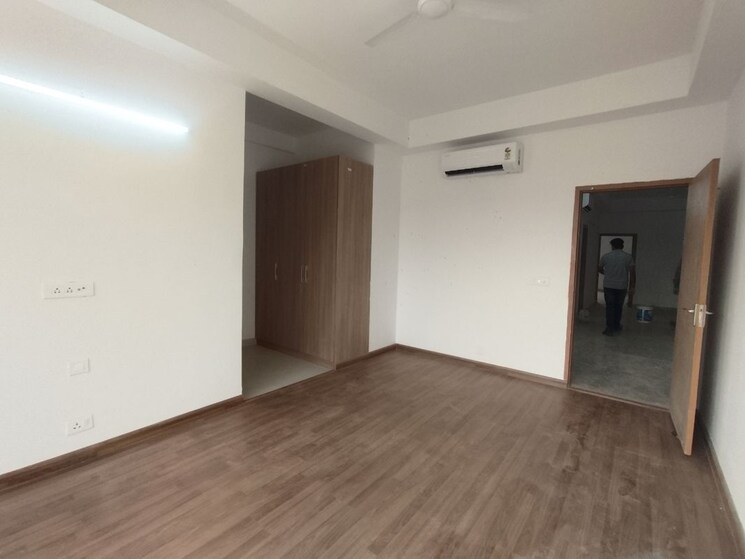 Room, ss-linden 4 Bedroom 2800 Sq.Ft. Builder Floor In Sector 84 Gurgaon 9905809