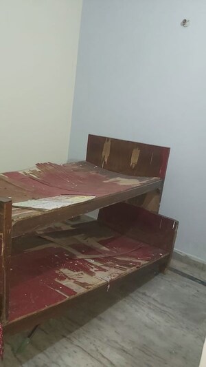 Furnished Amenities in 1.5 BHK Builder Floor at Mayur Vihar – for Rent