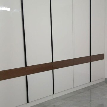 Room in 2 BHK Apartment at Prestige Royale Gardens, Avalahalli – for Rent