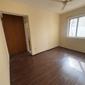 Room in 3 BHK Apartment at Jaypee Greens Wish Town Klassic, Sector 134 – for Sale