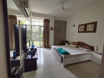 Bedroom in 3 BHK Builder Floor at SS Almeria, Sector 84 – for Sale