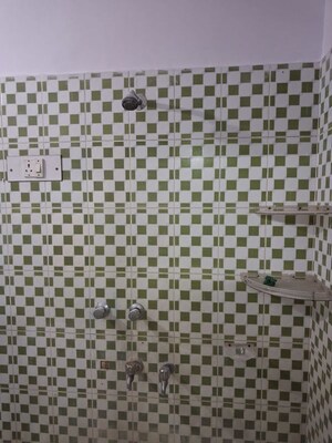 Bathroom in 2.5 BHK Builder Floor at Ansal Sushant Golf city, Sushant Golf City – for Rent