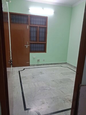 Room in 2.5 BHK Builder Floor at Ansal Sushant Golf city, Sushant Golf City – for Rent