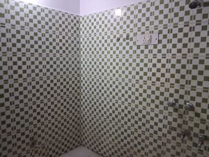 Bathroom in 2.5 BHK Builder Floor at Ansal Sushant Golf city, Sushant Golf City – for Rent